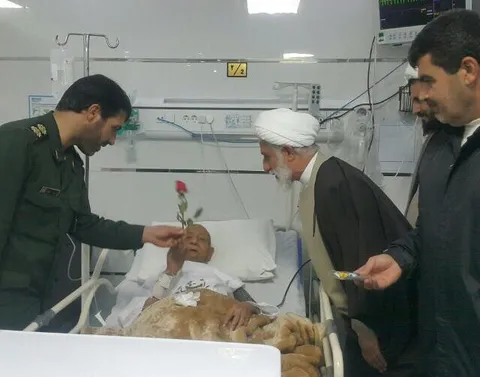حضورفرمانده سپاه شازند در مرکزدرمانی شهرستان