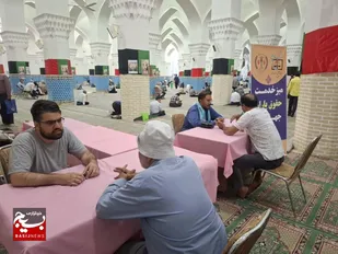 میز خدمت جهادی توسط حقوق یاران جهادگر شهرستان یزد در محل نماز جمعه یزد