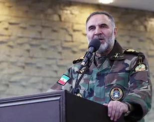 شهدا و فرماندهان را الگوی خود قرار دهید
