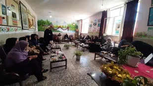 قدردانی و تقدیر از معلمان مدرسه آیت&zwnj;الله خامنه&zwnj;ای