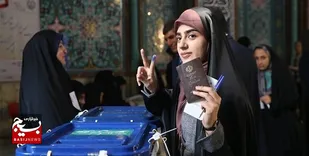 &nbsp;همایش رأی اولی&zwnj;ها با حضور ۱۰۷۰ دانش&zwnj;آموز دختر و پسر در تربت&zwnj;حیدریه+فیلم