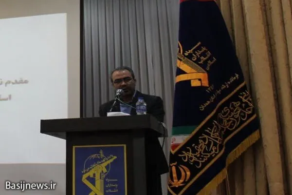 ما نتوانسته‌ایم دستاوردهای انقلاب را برای مردم تبیین کنیم
