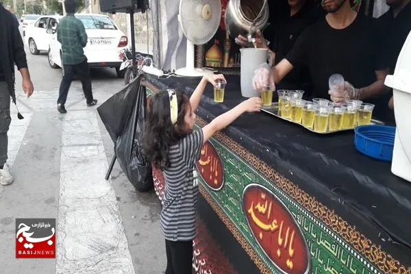 برپایی ایستگاه صلواتی به مناسبت ایام محرم توسط شهرداری اسدآباد