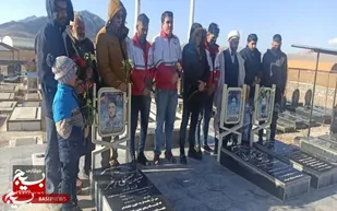 غبار روبی گلزار شهدای روستای دزج دهاقان به مناسبت دهه فجر