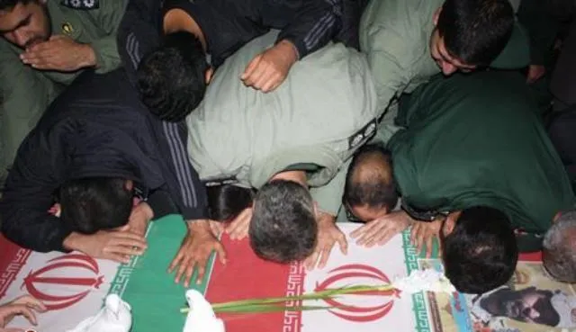 مراسم وداع با شهید محسن فانوسی در ملایر برگزار شد