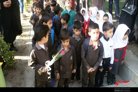 جشن آغاز سال تحصیلی جدید مدرسه «گل‌های ولایت» سپاه ملایر