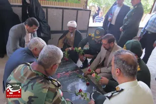 ۱۲۰ گلزار شهید کازرون در هفته دفاع مقدس عطرافشانی و غباروبی خواهد شد