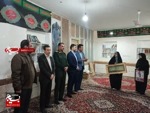 مسئولین شهرستان کارون با خانواده شهید سردارسیدحمید &nbsp;تقوی دیدارکردند
