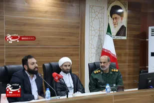 گزارش تصویری ۱

کارگاه آموزشی مسئولین روابط عمومی نواحی و خبرنگاران بسیج خوزستان با حضور امیر محمد نیک آمال، مدیرعامل خبرگزاری بسیج کشور