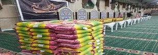 توزیع بسته های مهربانی در بین کارگران ساختمانی زاهدان