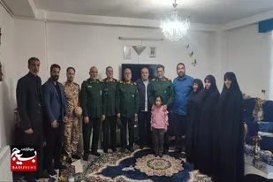 دیدار جمعی از مسئولین سپاه با خانواده شهید &laquo;محمد سهرابی&raquo; در نهاوند