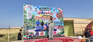 حمیدیه در مسیر سلامت؛ اهدای ۲۰۰ جایزه ورزشی در همایش پیاده&zwnj;روی خانوادگی