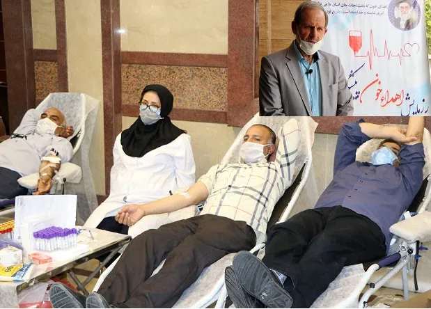 پیشکسوتان سپاه حضرت سیدالشهدا(ع) به بیماران کرونایی خون اهدا کردند