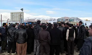چرا کارگران معدن طلای آق دره شلاق خوردند اما کارفرما شلاق نخورد؟