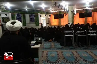 نور اهل بیت در بین مردم وجود دارد