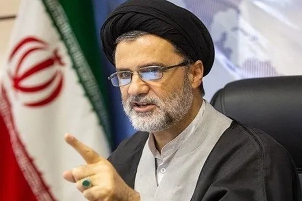 حاج قاسم سلیمانی نماد شکست ناپذیری در مقابل ظلم و کفر است