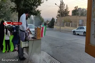 برپایی ایستگاه صلواتی پایگاه شهید بهشتی (ره) ملایر به مناسبت عید بیعت و هفته وحدت