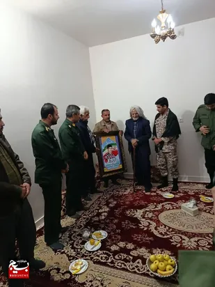 دیداردانشجویان دانشگاه امام حسین با خانواده معظم شهید دانش&zwnj;آموز جمشید افتخار برگزار شد