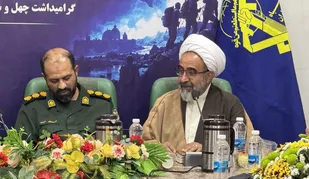 رهبری؛ سد استوار در برابر نقشه&zwnj;های دشمن و عامل تکثیر قدرت نظام/ توفیقات نظام در گرو ویژگی&zwnj;های چهارگانه رهبری است