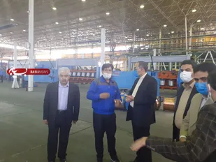 با کسانی که جلوی پای تولید مانع تراشی میکنند برخورد قاطع میکنیم