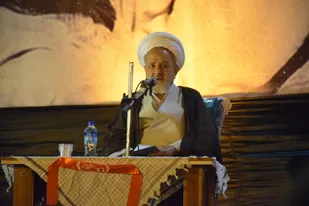 مردم باید رئیس جمهوری را انتخاب کنند که همسو با رهبری باشد