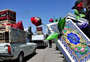 بیش از ۲۵۰۰ پرس غذای گرم و ۲۳ سری جهیزیه بین نیازمندان توزیع شد