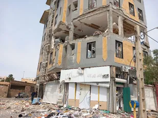 انفجار در منزل مسکونی چند طبقه در گرمسار/۱۴ نفر مصدوم شدند