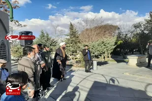 غبارروبی مزار مطهر شهدای همدان به همت پایگاه غدیر