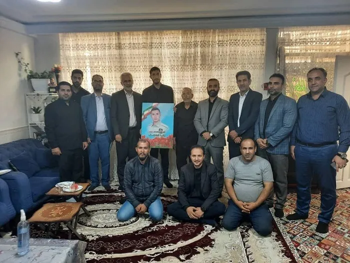 برپایی مراسم چهل شب چهل روضه در منزل شهید آتش نشان رضا شفیعی