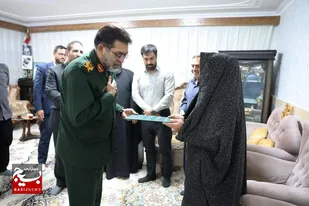 دیدار فرمانده سپاه استان همدان با خانواده شهید &laquo;امامی خواستان&raquo;