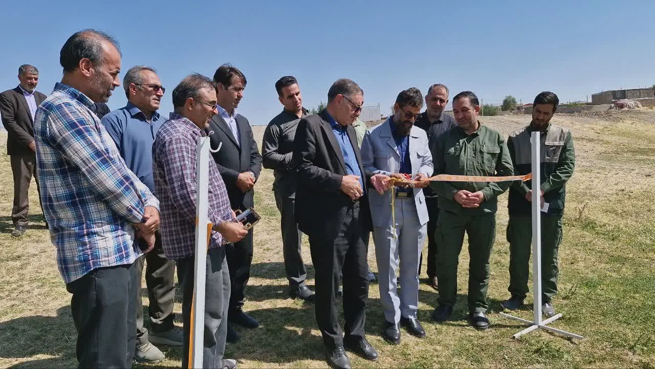 دو کانال آب‌بر کشاورزی در روستاهای سنجابی و جعفربیگی بخش خاوه شهرستان دلفان، هم‌زمان با افتتاح چند طرح اشتغال‌زایی، به بهره‌برداری رسید.
