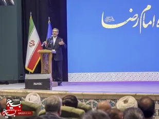 در میدان خدمت باید جلوتر از مردم حرکت کنیم