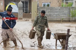 سیلاب اسیر جهادگران بسیجی گرگان