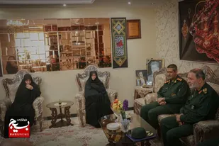 دیدار معاون بازرسی سپاه پاسداران انقلاب اسلامی با خانواده شهید قهرمانی
