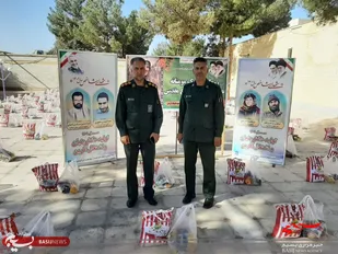 توزیع ۱۵۰۰ بسته کمک مومنانه بین نیازمندان به مناسبت هفته دفاع مقدس