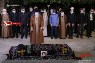 اقامه نماز میت بر پیکر حجت&zwnj;الاسلام فاطمی&zwnj;نیا توسط رهبر انقلاب