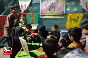 اجرای برنامه&zwnj;های خلاقانه آموزشی برای کودکان در اجتماعات شبانه موکب شهدای فرشتگان