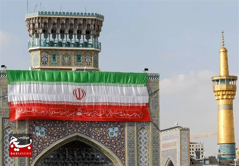 مشهدالرضا آماده برگزاری جشن باشکوه ۲۲ بهمن/ طنین‌ الله اکبر از گلدسته‌های حرم مطهر رضوی