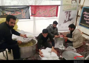 پذیرایی روزانه از ۱۵۰۰ زائر حسینی در موکب شهدای گمنام شیرین&zwnj;سو