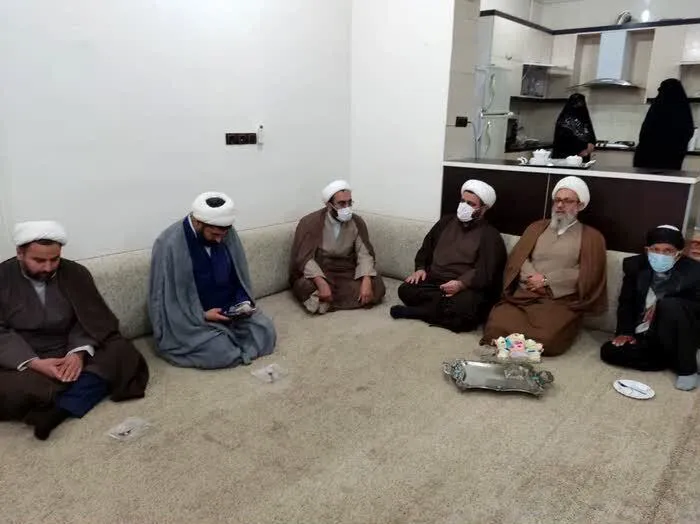 دیدار مسئول دفتر نمایندگی ولی فقیه در سپاه استان ایلام با خانواده شهدای روحانی شهرستان آبدانان