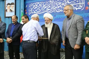 قدردانی شهردار تهران از خانواده شهدای جنگ تحمیلی یزد