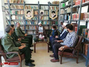 دیدار جمعی ازشورای فرماندهی ناحیه مقاومت بسیج نایین با امام جمعه