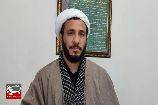 زن ستون معرفتی و تربیتی خانواده است