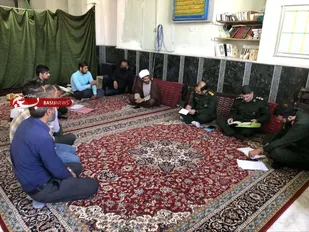 بررسی مشکلات روستای فیروزآباد یا حضور فرمانده سپاه ناحیه میامی+ تصاویر