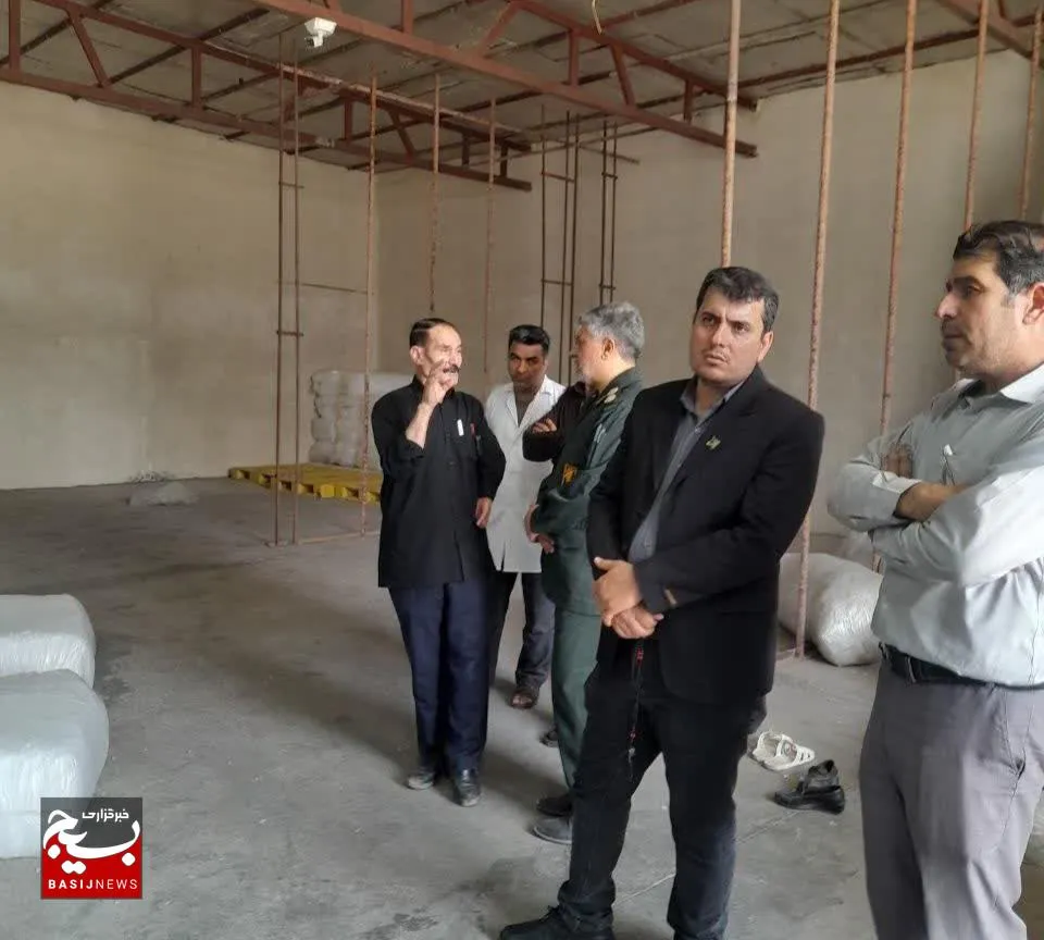 پیگیری رفع موانع تولید در کارخانجات و صنایع با حضور بسیج کارگری سپاه استان قم