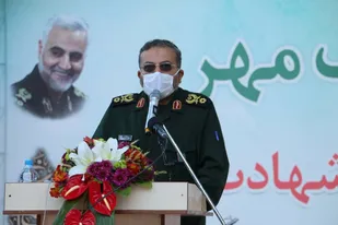 حاج قاسم فاتحه الکتاب گام دوم انقلاب است/&zwnj;دانش&zwnj;آموزان و فرهنگیان در تحقق بیانیه گام دوم &zwnj;بسیار اثرگذارند