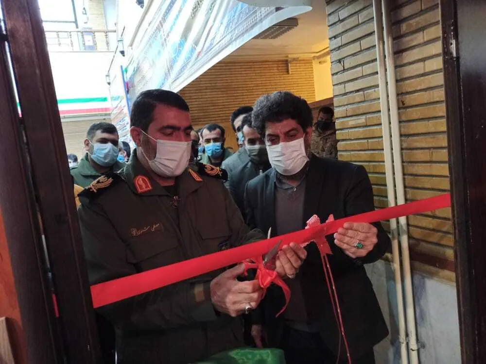 افتتاح نمایشگاه آثار برگزیده جشنواره بلوط در یاسوج