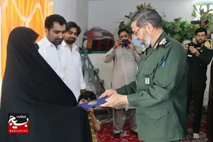 سردار شفائی با خانواده شهید مدافع حرم عمر ملازهی دیدار کرد