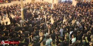حضور هیئت عزاداران حسینی محله باغزندان در مراسم نخل گردانی شاهرود