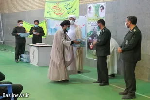تجلیل از مربیان عقیدتی و هادیان سیاسی فامنین